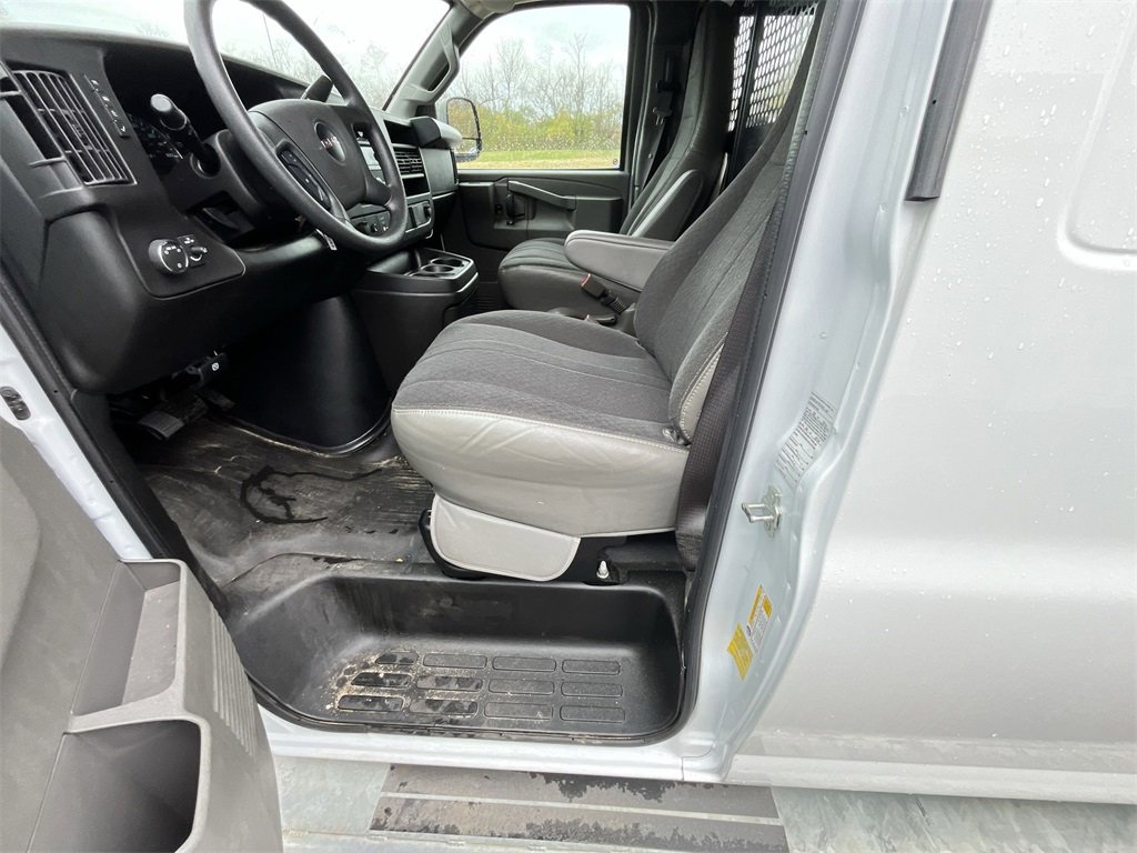 Used 2024 GMC Savana 2500 w/ Driver Convenience Package image 12