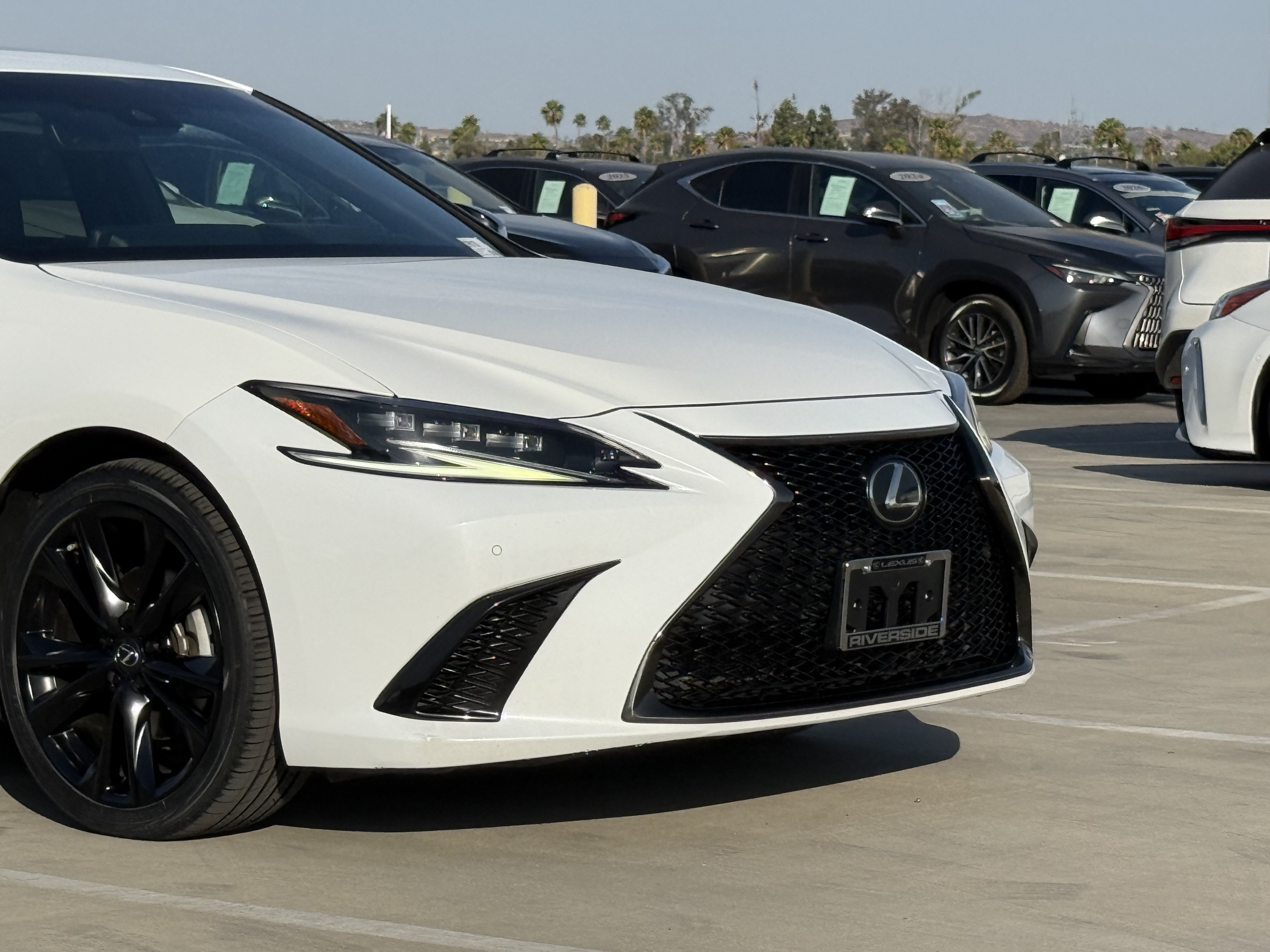 Certified 2022 Lexus ES 350 F Sport w/ Accessory Package 2 FWD image 3