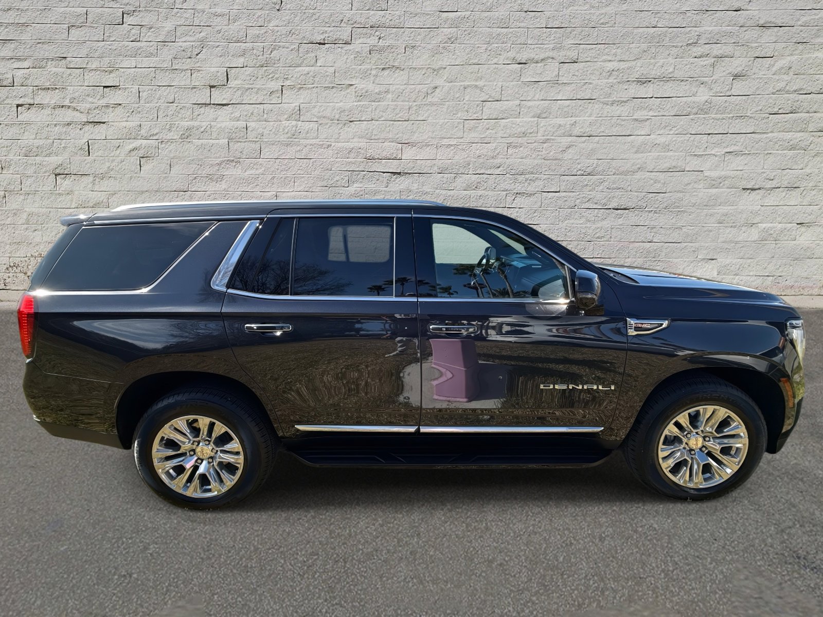 Used 2025 GMC Yukon Denali image 4