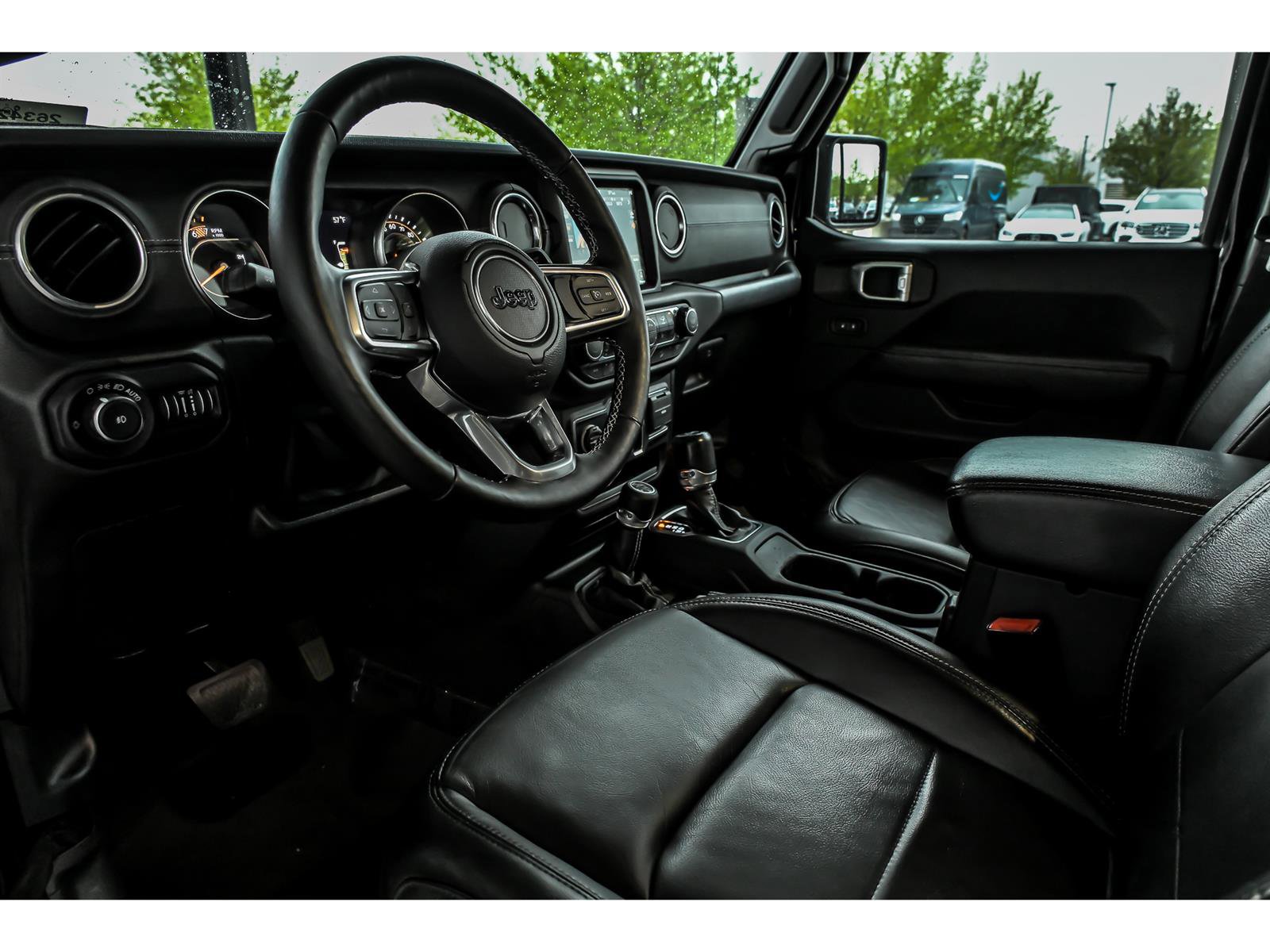 Used 2019 Jeep Wrangler Unlimited Sahara AWD/4WD image 10