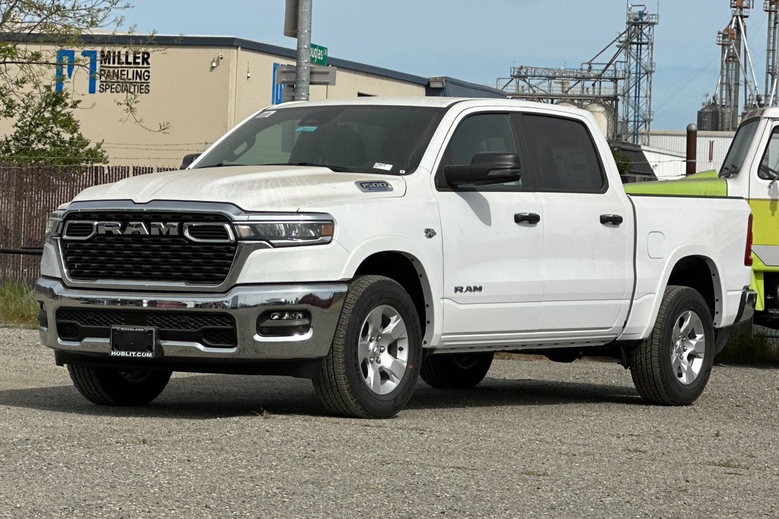 New 2026 RAM 1500 4x4 Crew Cab image 7