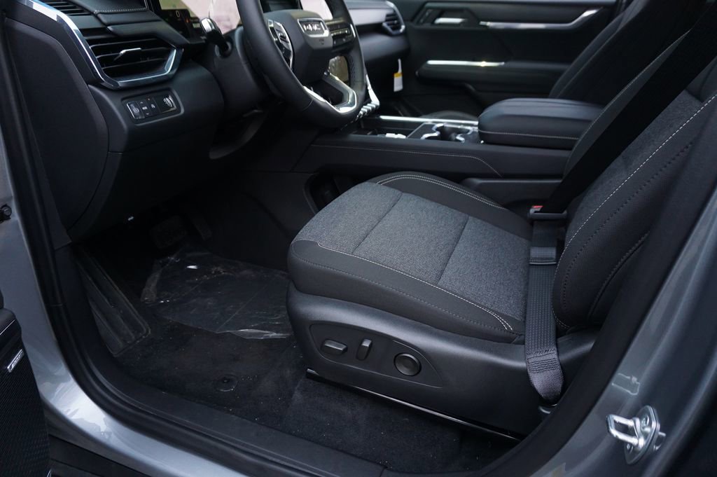 Used 2025 GMC Acadia Elevation FWD image 28
