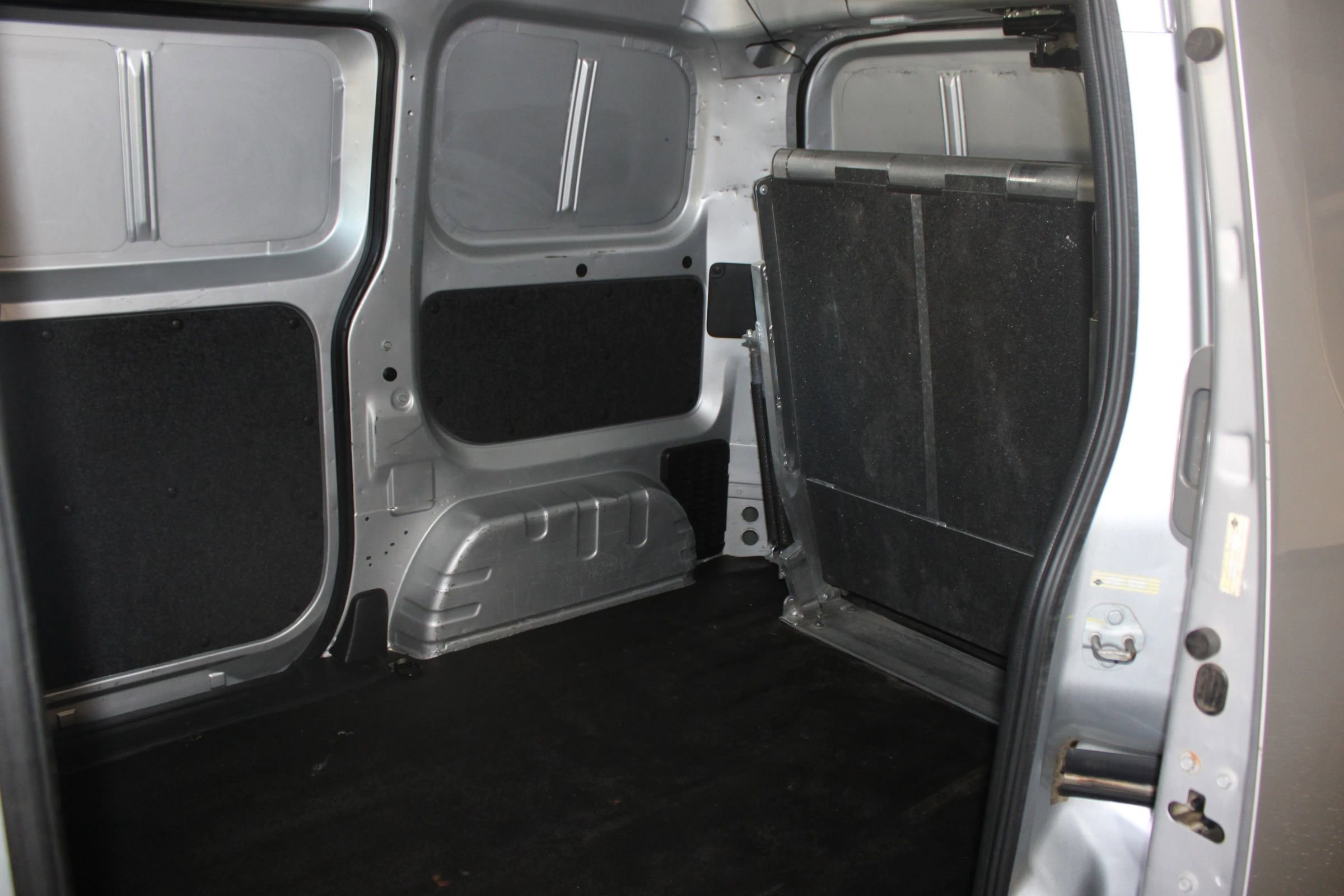 Used 2015 Chevrolet City Express LS FWD image 17