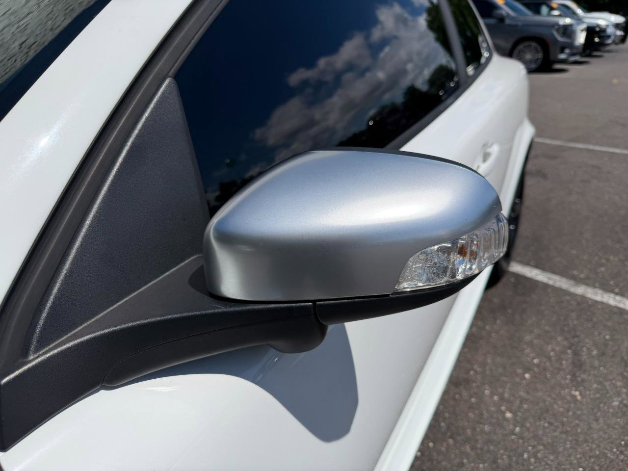 Used 2011 Volvo C30 T5 R-Design FWD image 8