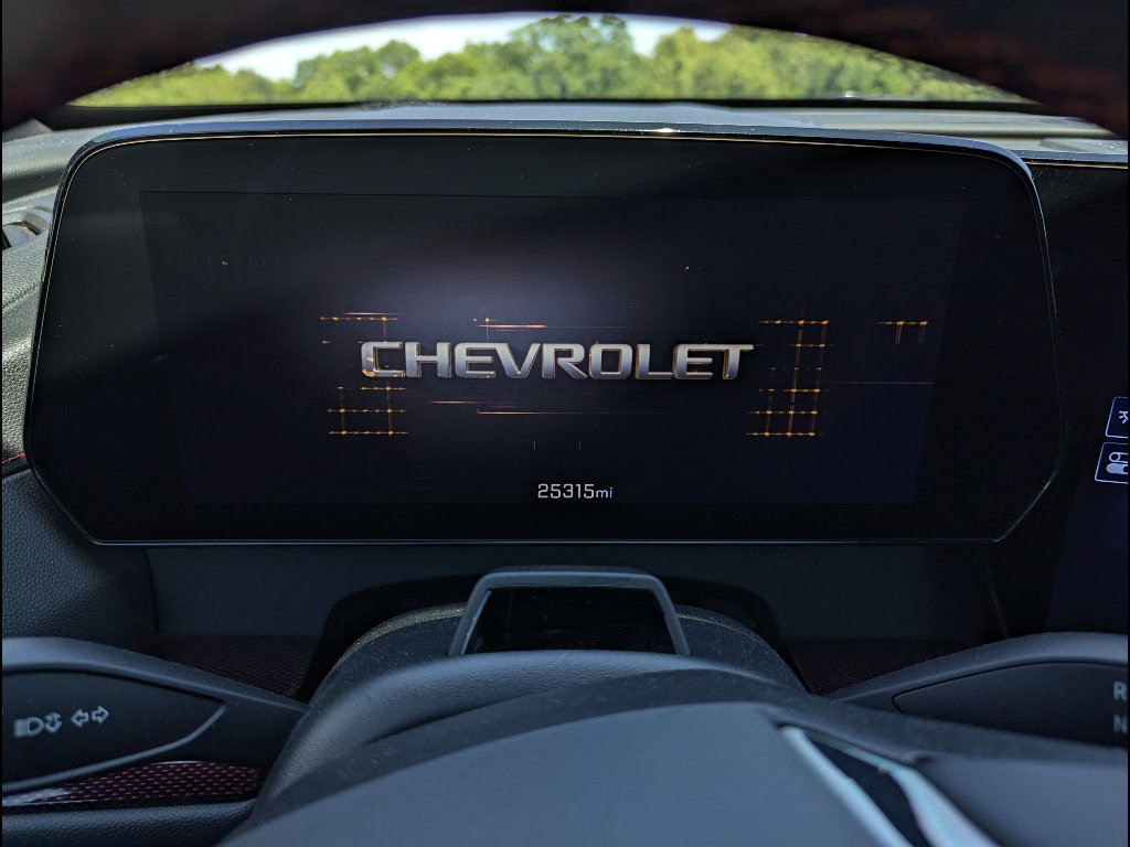 Used 2024 Chevrolet Traverse RS AWD/4WD image 2