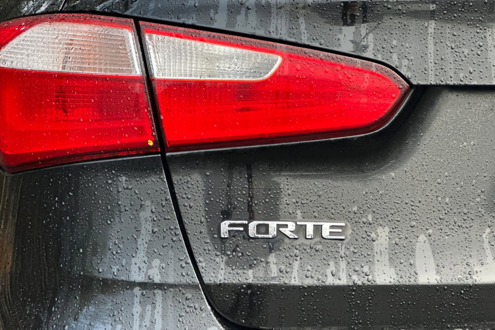 Used 2016 Kia Forte LX image 29