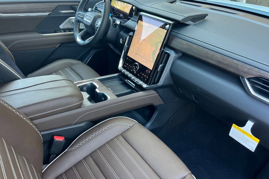 New 2026 GMC Acadia Denali Ultimate AWD/4WD image 14