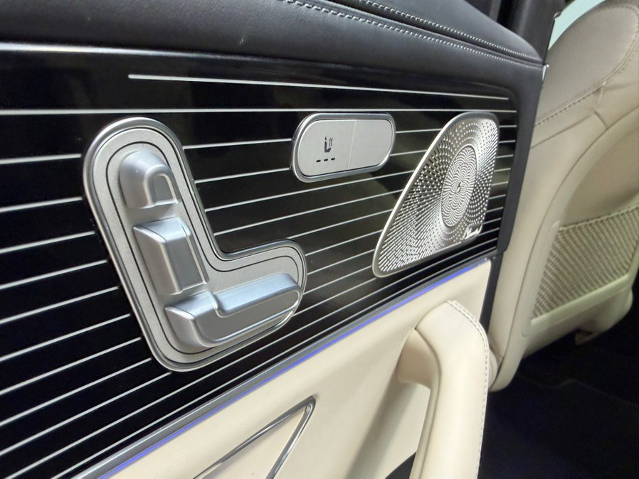 Used 2024 Mercedes-Benz GLS 63 AMG 4MATIC image 40