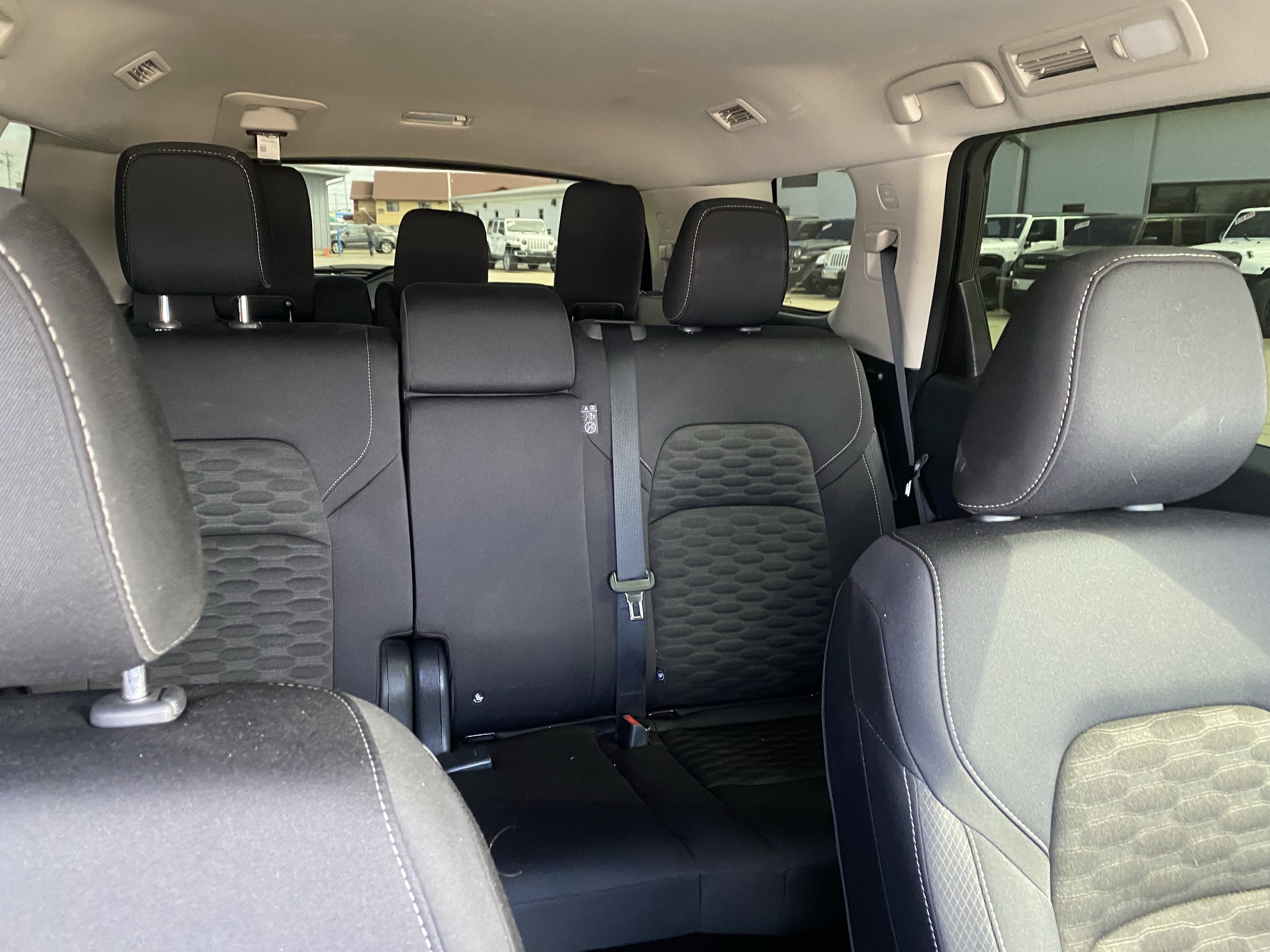 Used 2024 Nissan Pathfinder S image 14