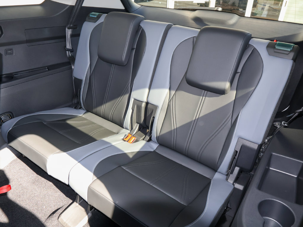 New 2027 Volkswagen Atlas SE AWD/4WD image 17