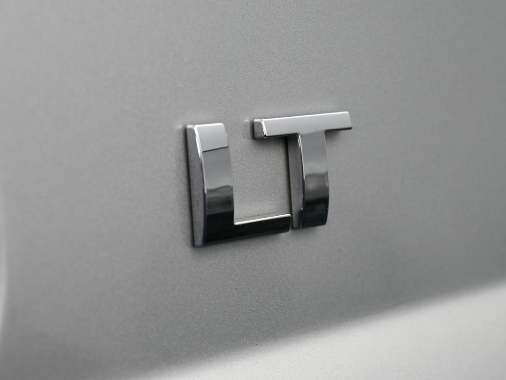 Used 2020 Chevrolet Suburban LT image 39