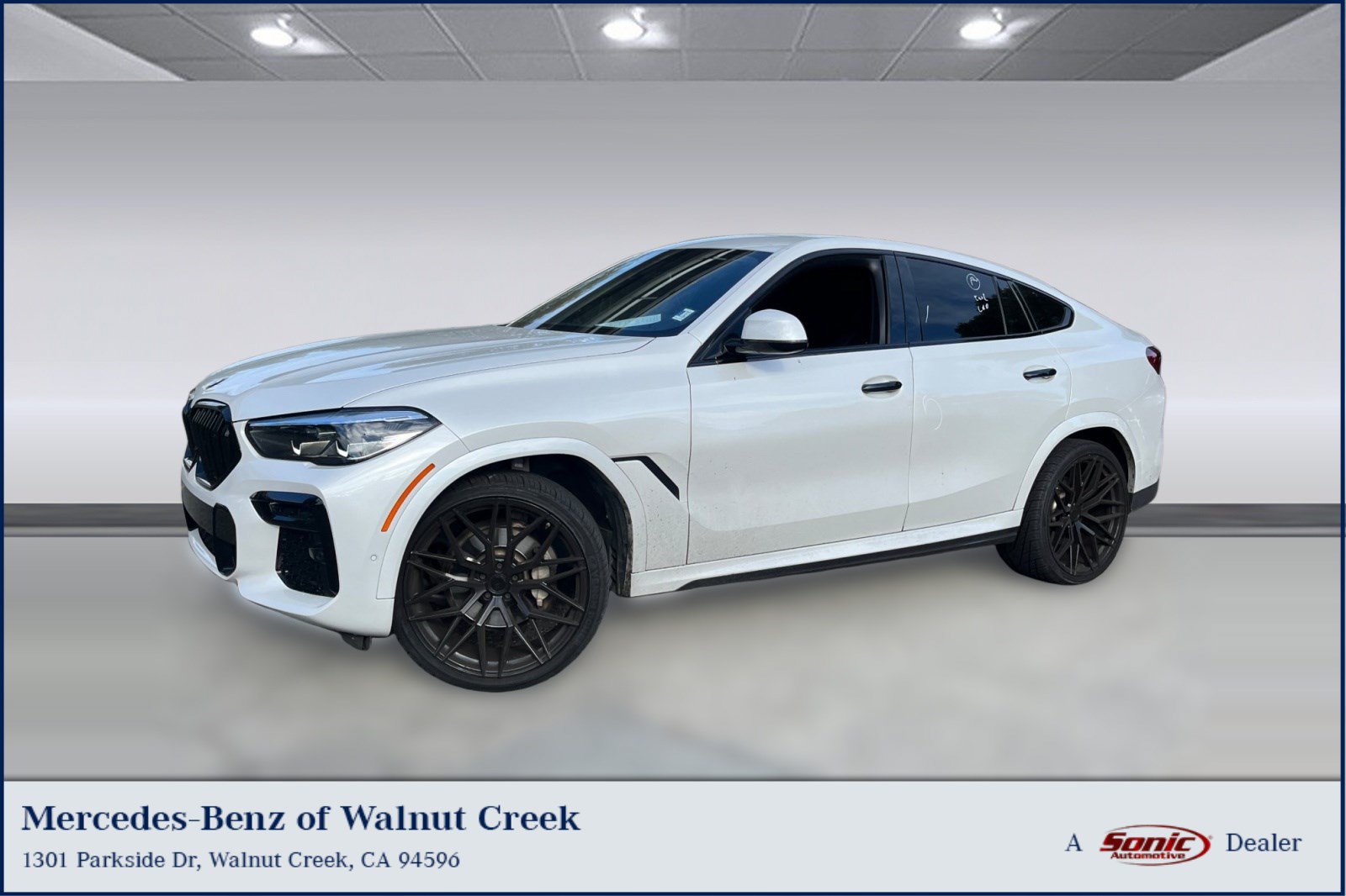 Used 2023 BMW X6 xDrive40i w/ M Sport Package AWD/4WD image 1
