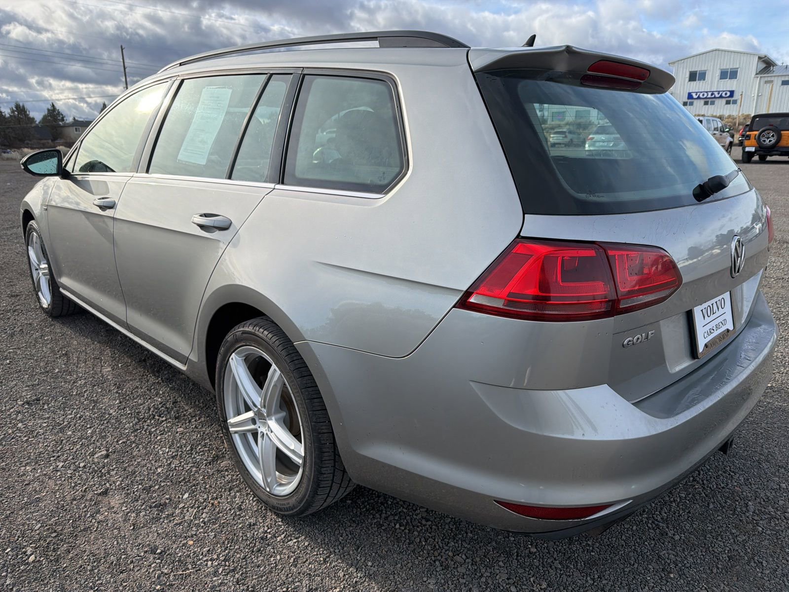 Used 2016 Volkswagen Golf Limited Edition image 4