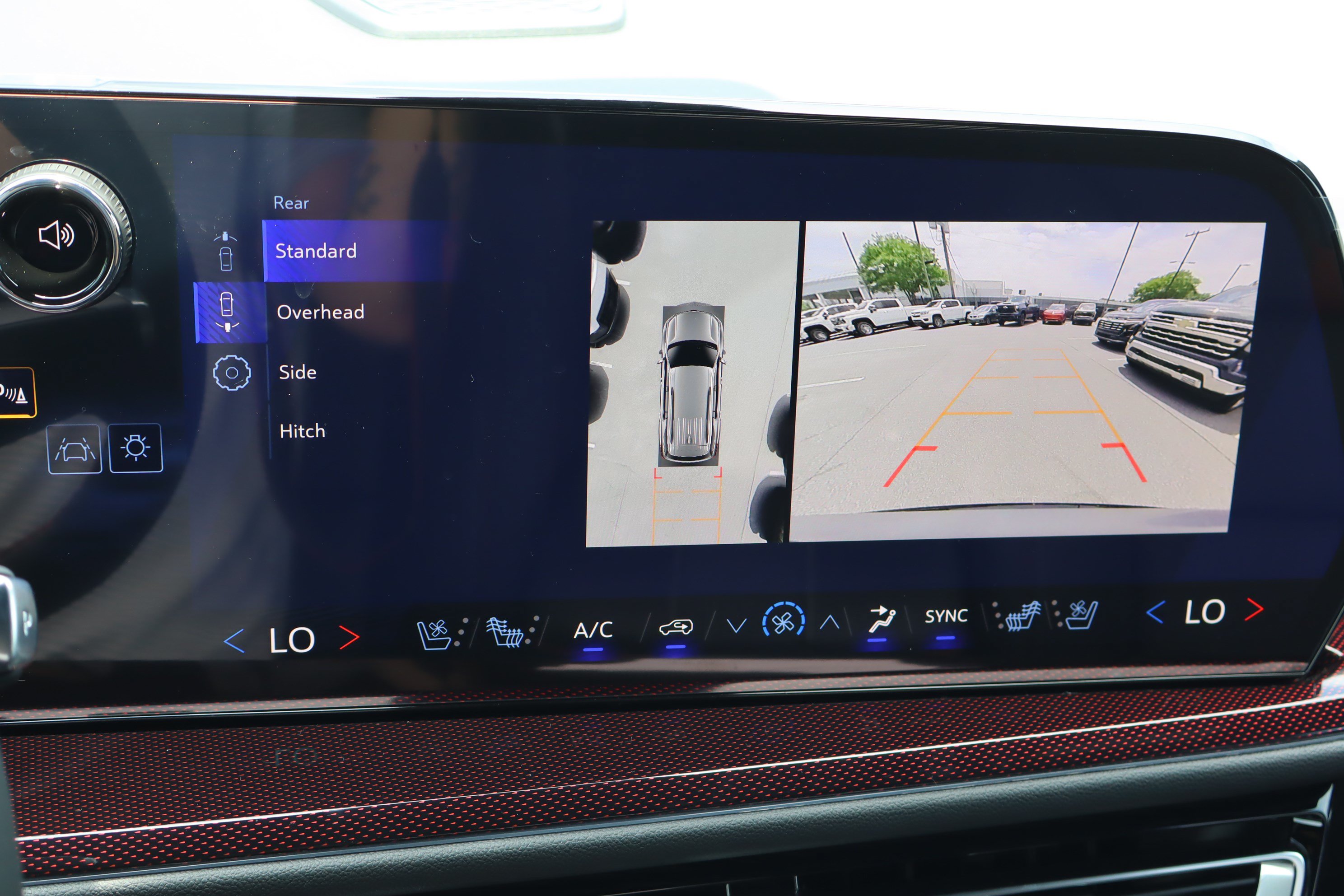 New 2026 Chevrolet Traverse RS w/ LPO, Cargo Package FWD image 17
