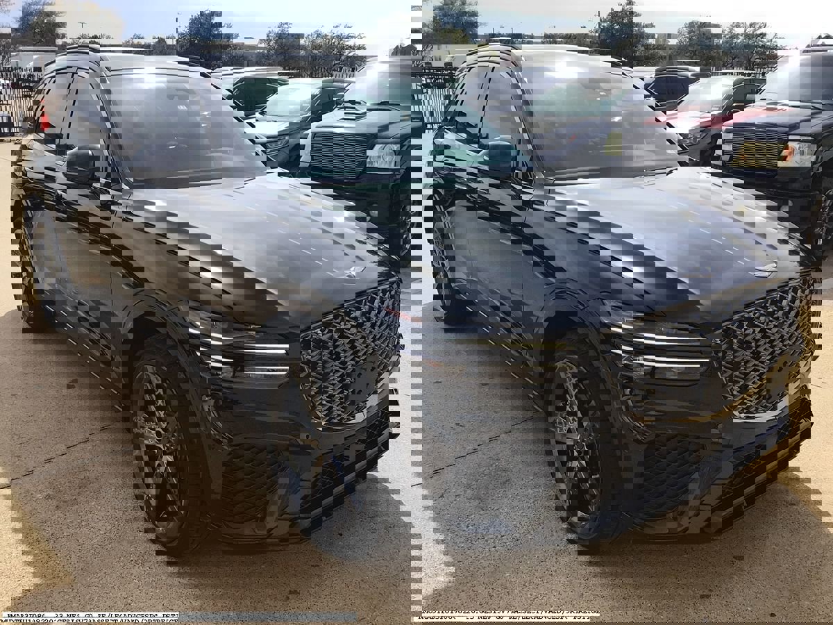 Used 2023 Genesis GV70 2.5T w/ Sport Prestige Package image 4