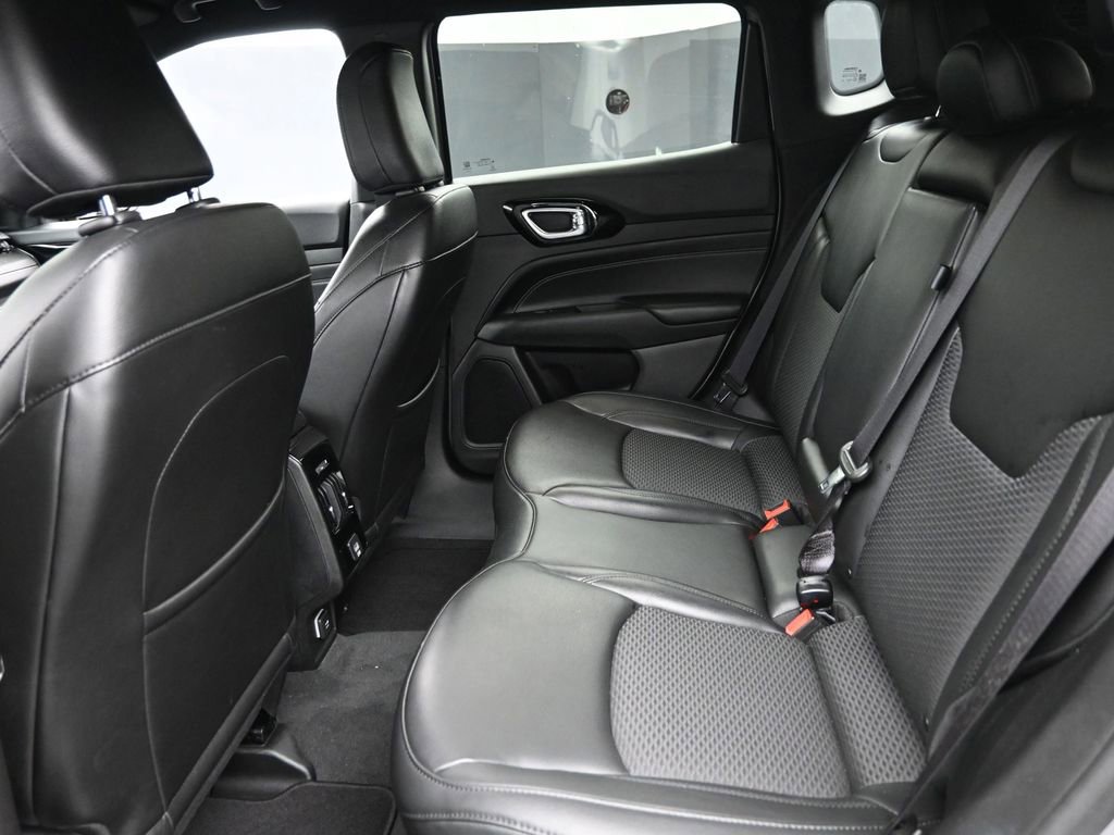 Used 2022 Jeep Compass Altitude image 11