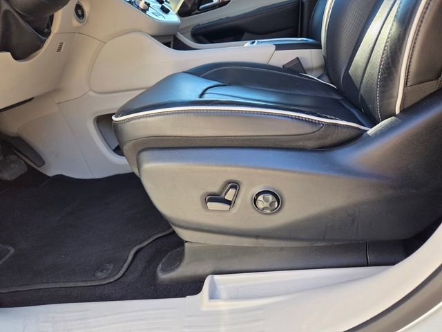 Used 2024 Chrysler Pacifica Limited image 27