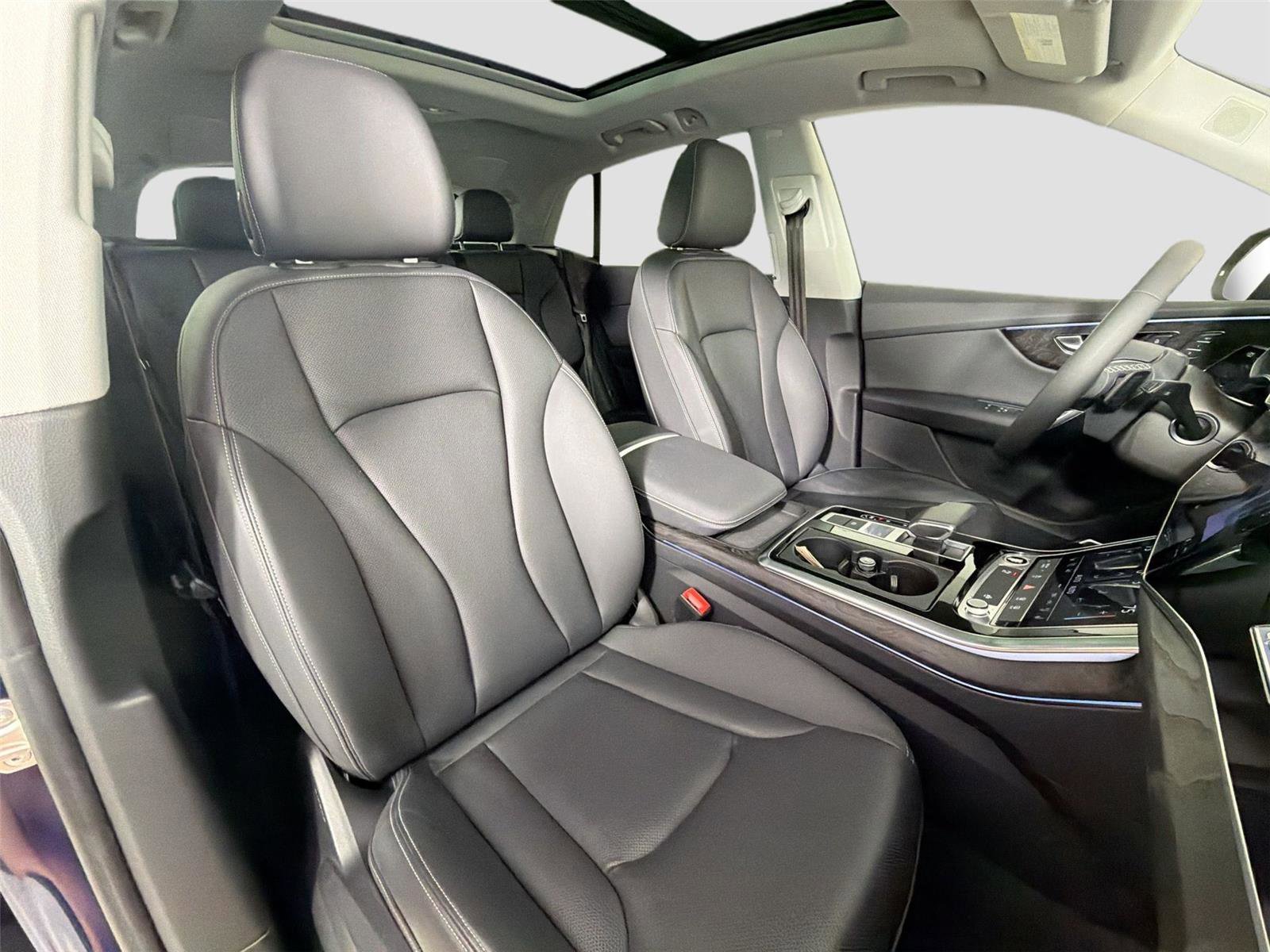 Used 2022 Audi Q8 Premium Plus AWD/4WD image 29