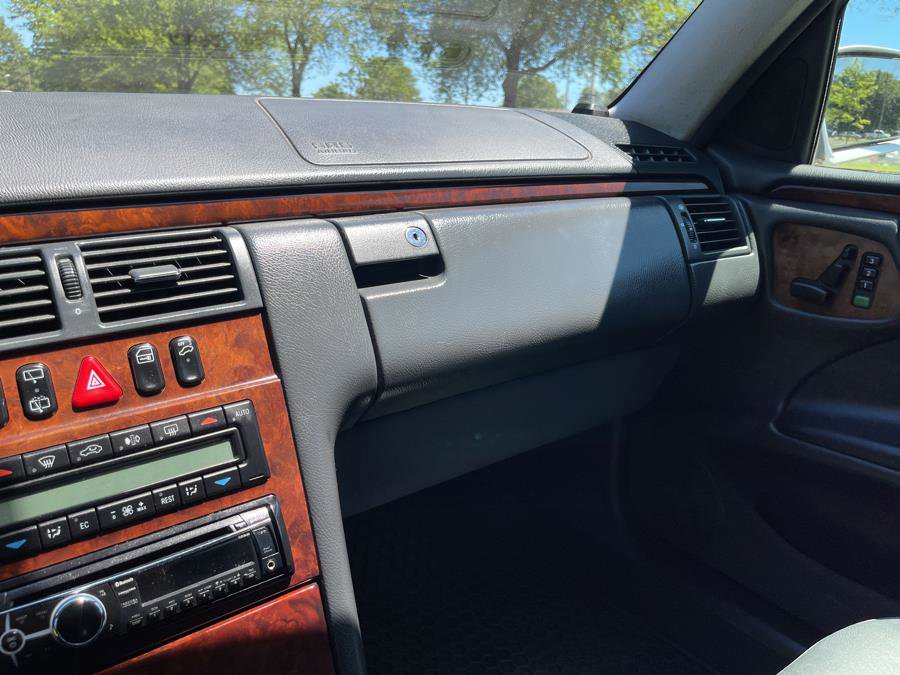 Used 2002 Mercedes-Benz E 320 4MATIC Wagon image 19