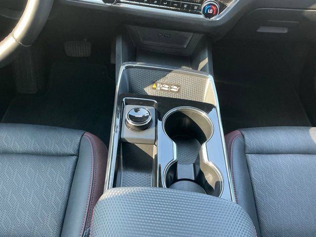 Used 2025 Chevrolet Equinox RS w/ Safety and Technology Package FWD image 27
