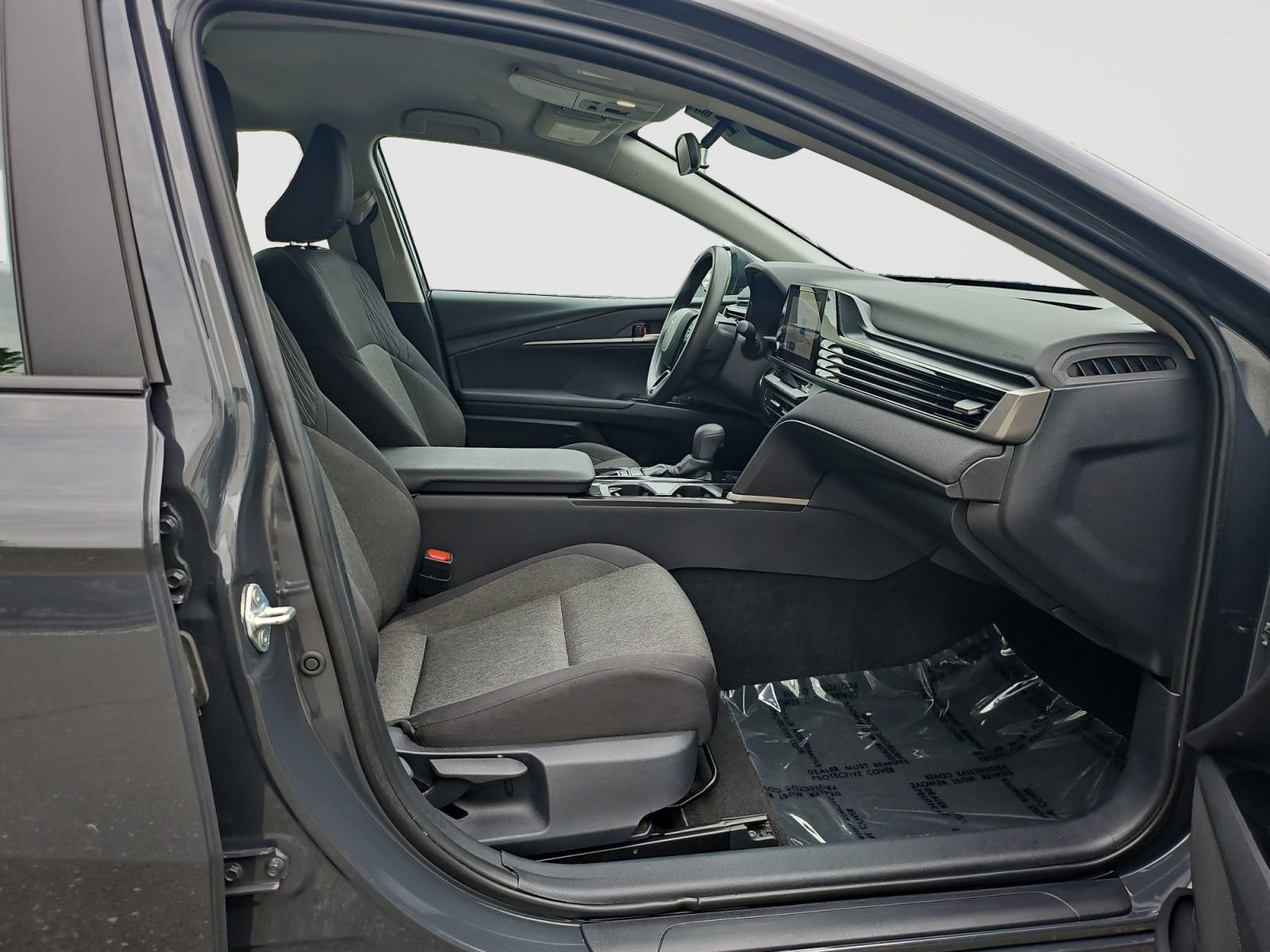 Used 2025 Toyota Camry LE FWD image 17