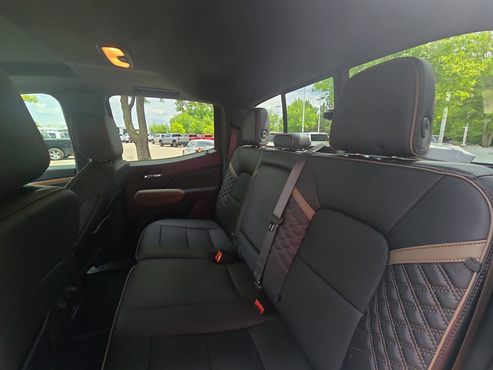 Used 2026 GMC Canyon Denali AWD/4WD image 14