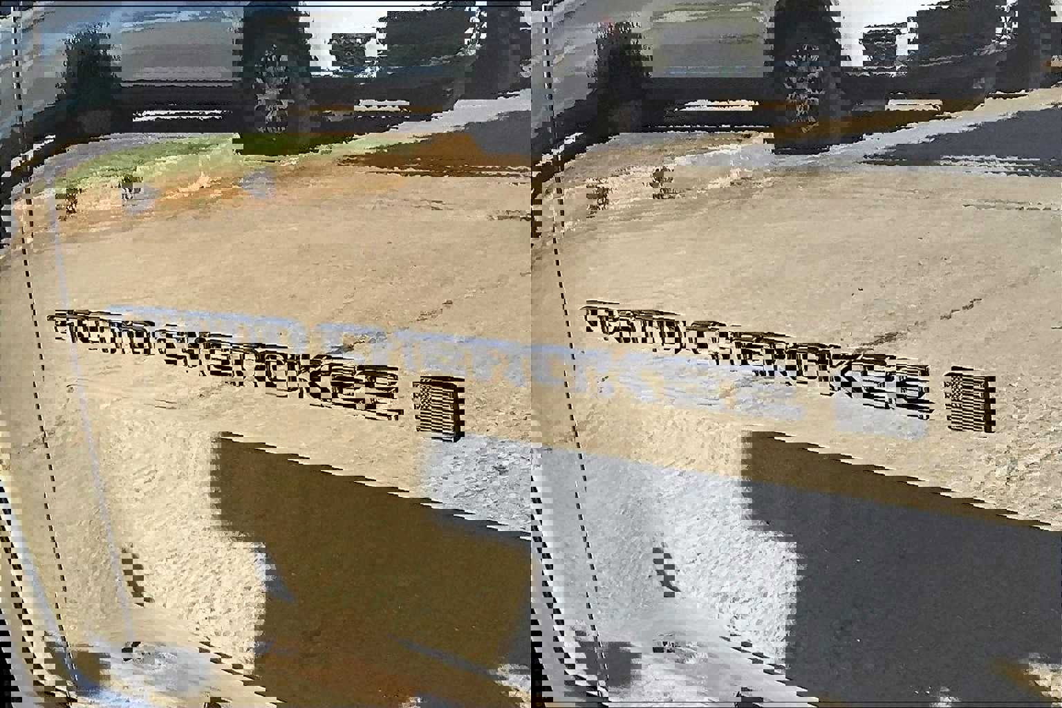 New 2025 Jeep Grand Cherokee Limited w/ Black Appearance Package image 16