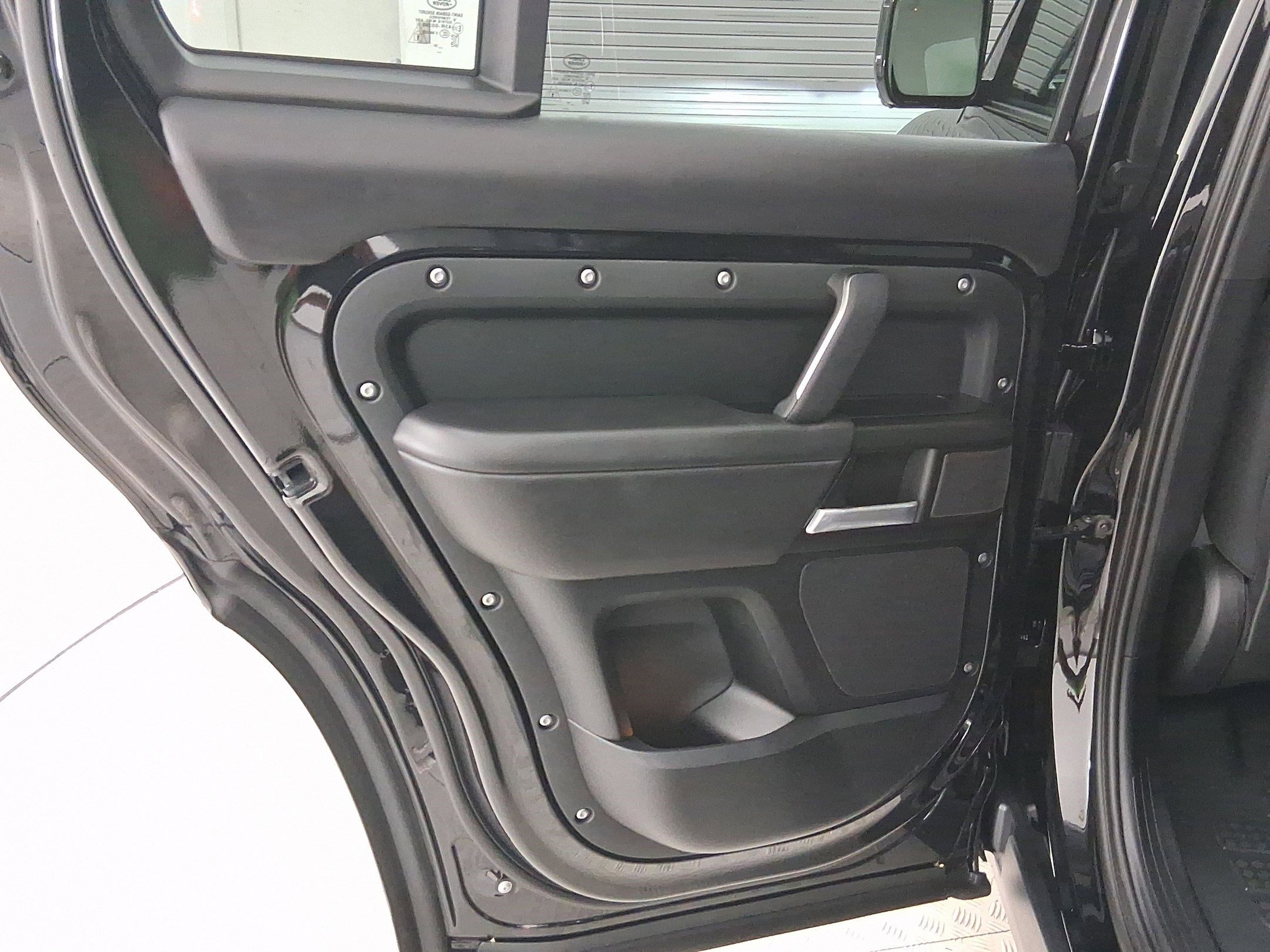 New 2025 Land Rover Defender 110 V8 image 28