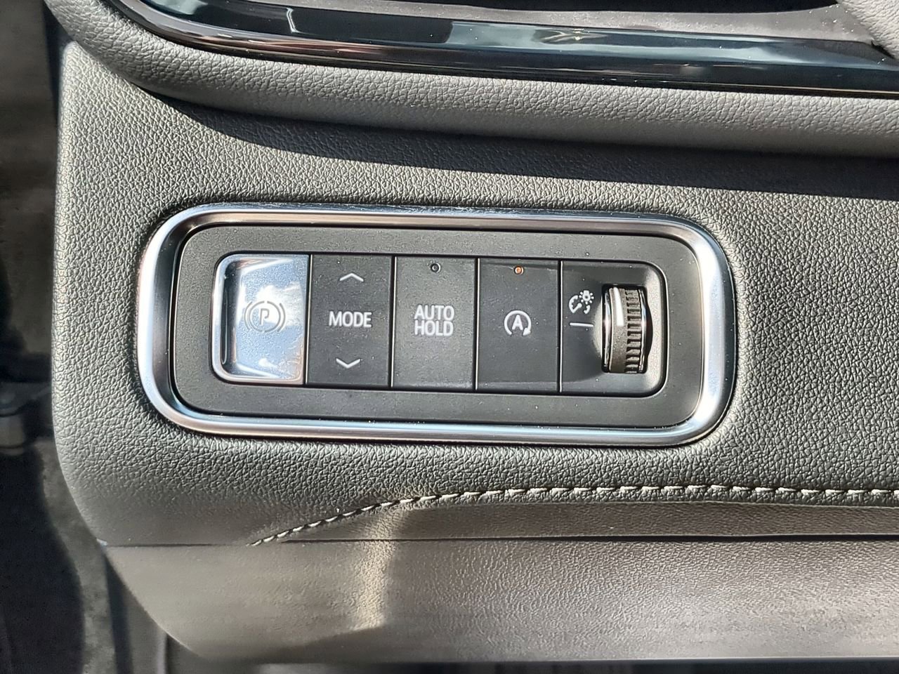 Used 2025 Buick Enclave Avenir w/ Super Cruise Package image 18