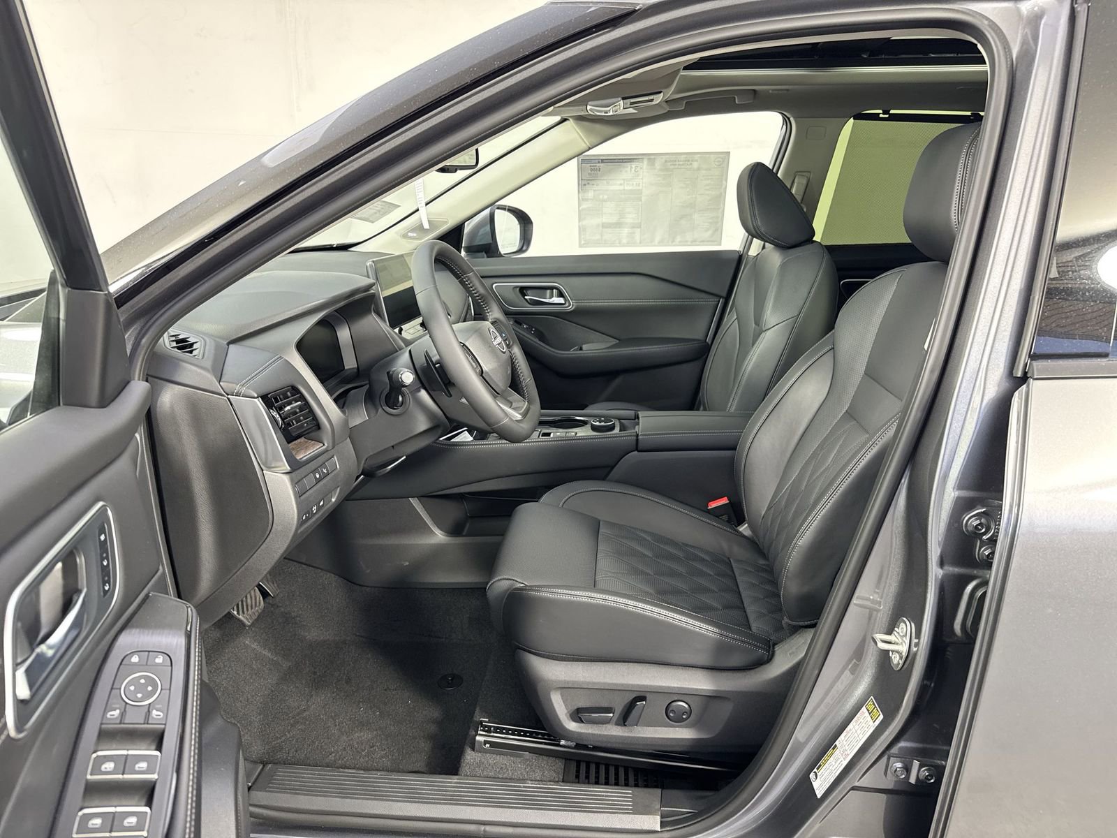 New 2026 Nissan Rogue Platinum w/ Platinum Premium Package image 5