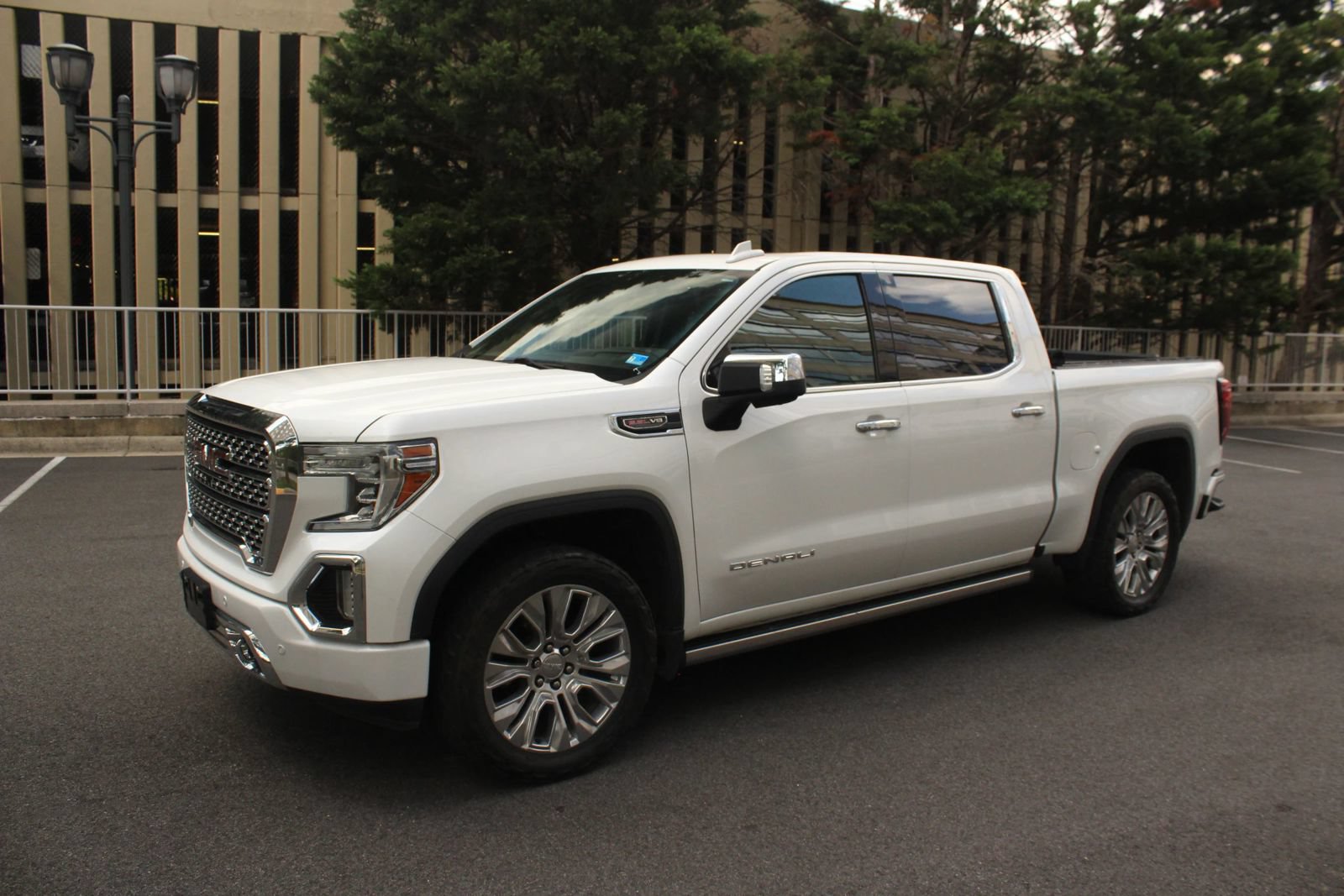Used 2020 GMC Sierra 1500 Denali w/ Denali Ultimate Package AWD/4WD image 12