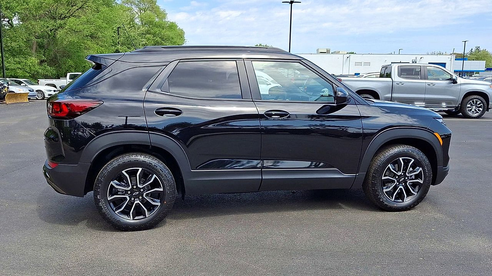 New 2026 Chevrolet TrailBlazer ACTIV w/ Convenience Package AWD/4WD image 3
