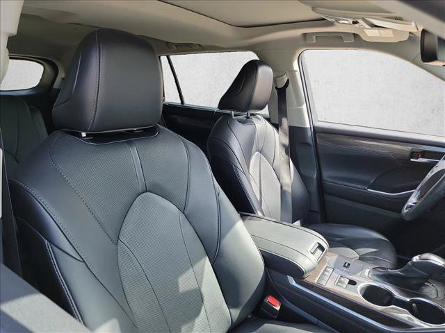 Used 2020 Toyota Highlander Limited FWD image 15