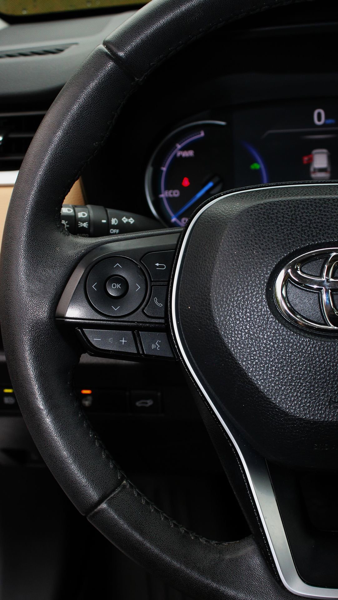 Used 2023 Toyota RAV4 XLE Premium image 22