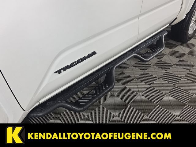 Used 2024 Toyota Tacoma SR5 AWD/4WD image 12