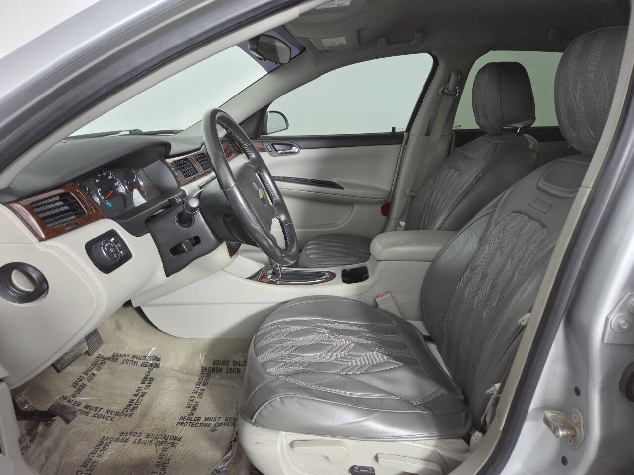 Used 2011 Chevrolet Impala LT FWD image 13