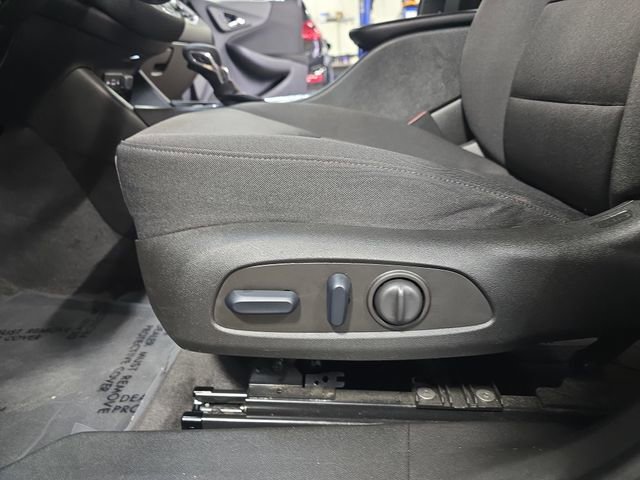 Used 2024 Chevrolet Malibu RS FWD image 29