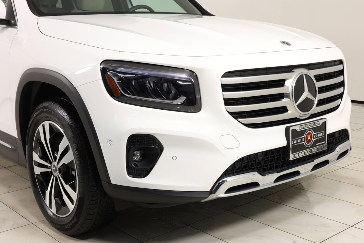 Used 2025 Mercedes-Benz GLB 250 4MATIC image 37