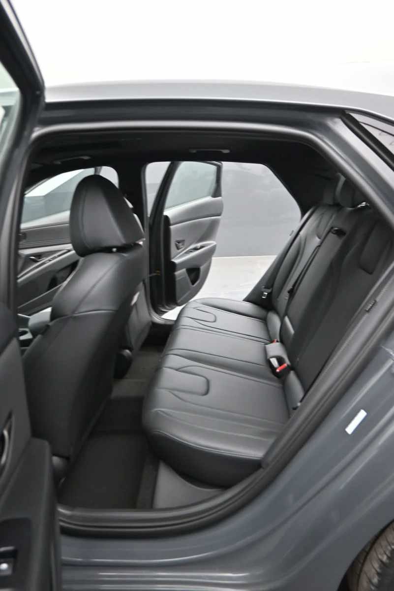 New 2026 Hyundai Elantra SEL Sport FWD image 16