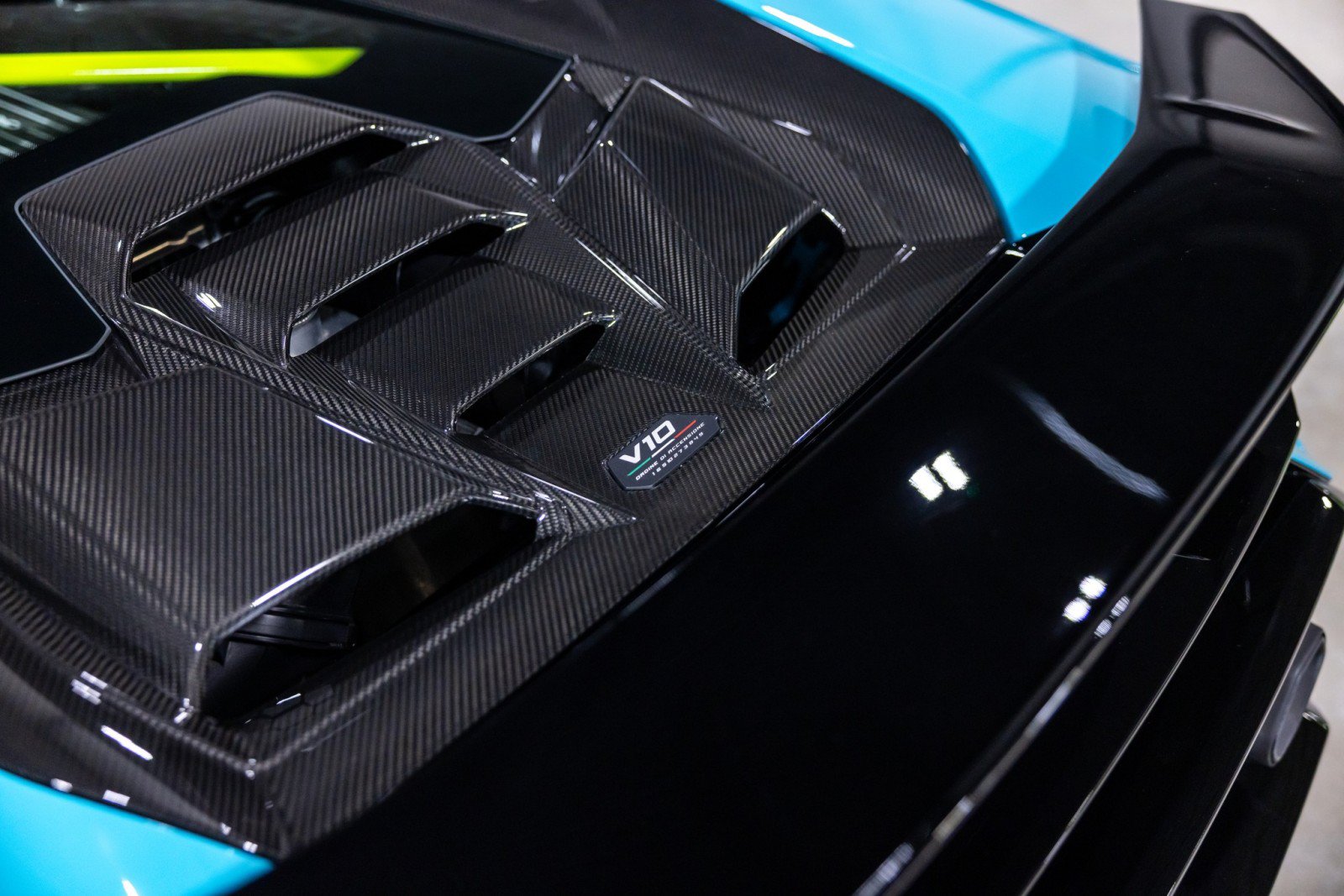 Used 2024 Lamborghini Huracan Tecnica RWD image 15