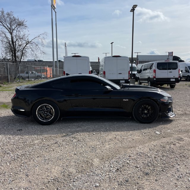 Used 2022 Ford Mustang GT Premium w/ Equipment Group 401A RWD image 6