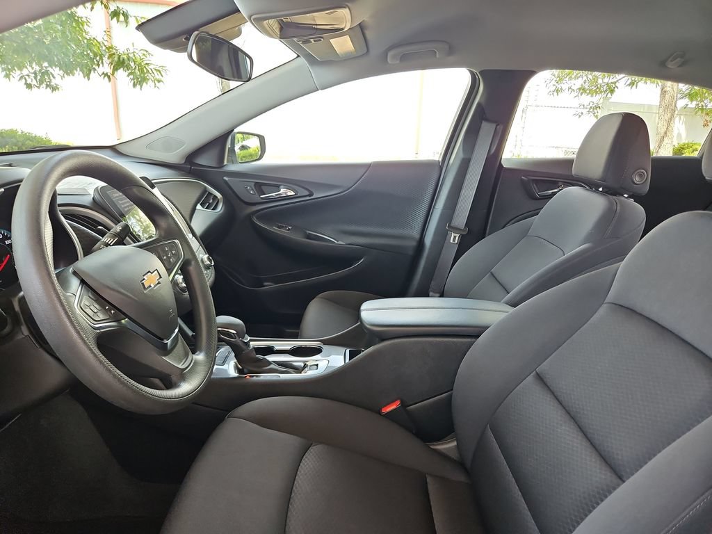 Used 2025 Chevrolet Malibu LT FWD image 20