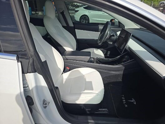 Used 2020 Tesla Model 3 Standard Range Plus RWD image 7