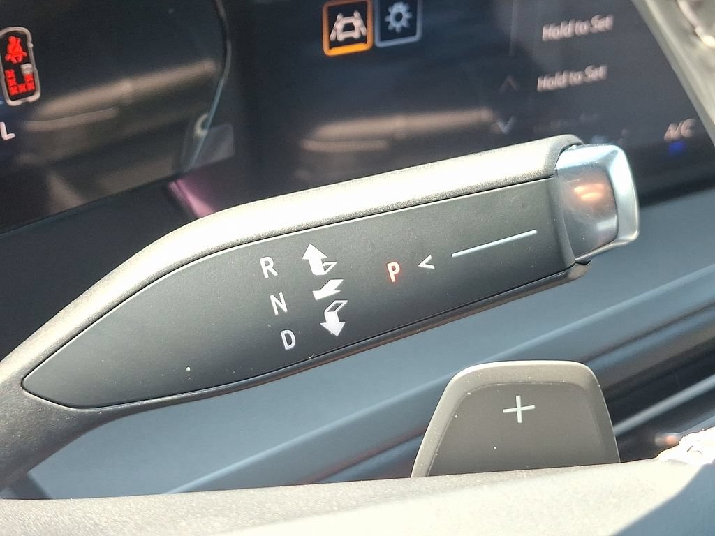 New 2027 Chevrolet Traverse LT w/ LPO, Floor Liner Package FWD image 7