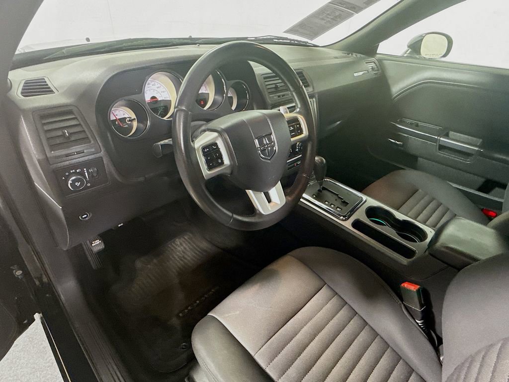 Used 2014 Dodge Challenger R/T w/ Sound Group II RWD image 9