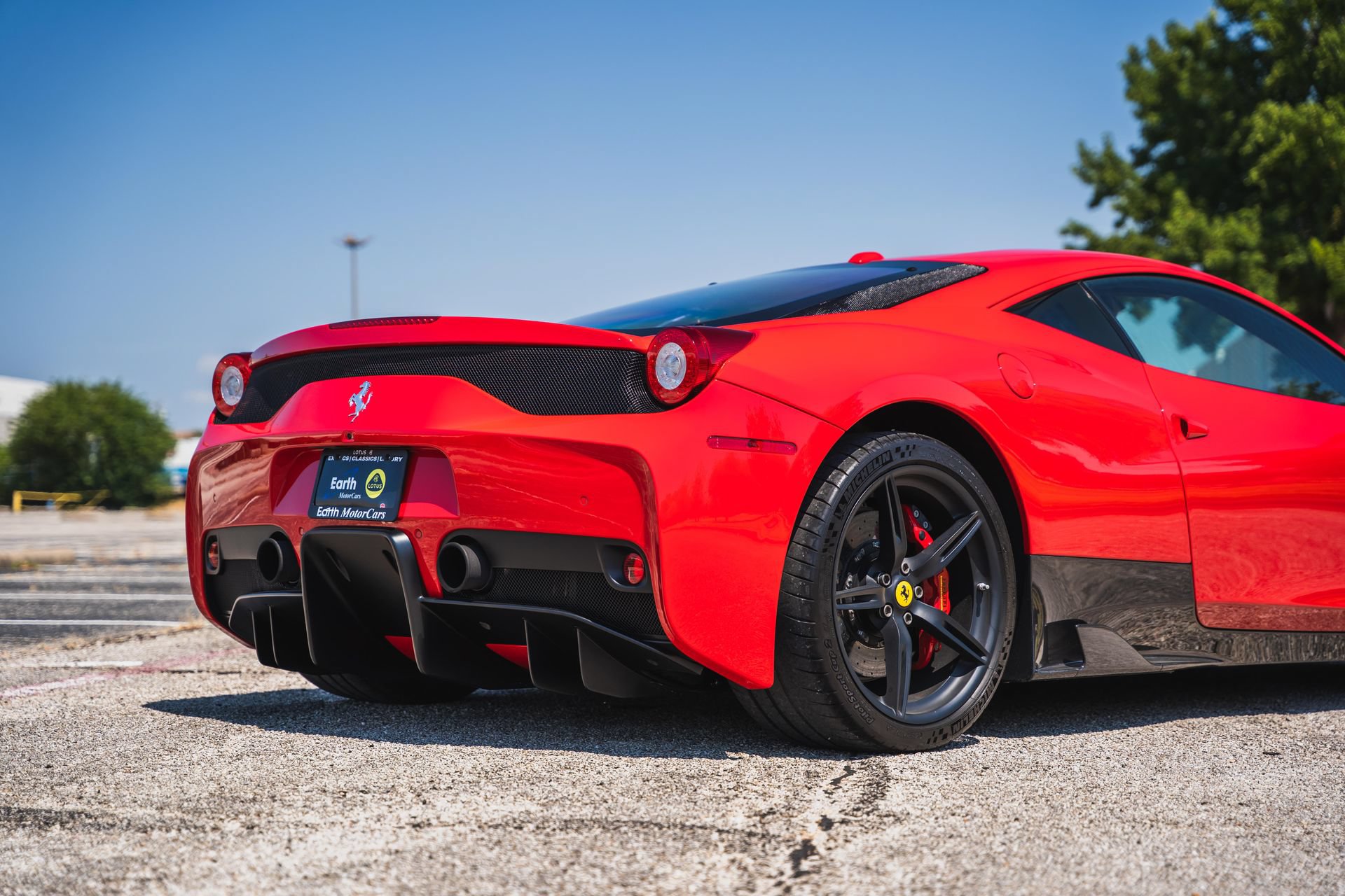 Used 2015 Ferrari 458 Speciale Coupe RWD image 18