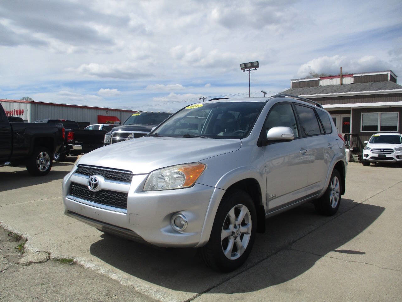 Used 2010 Toyota RAV4 Limited AWD/4WD image 2