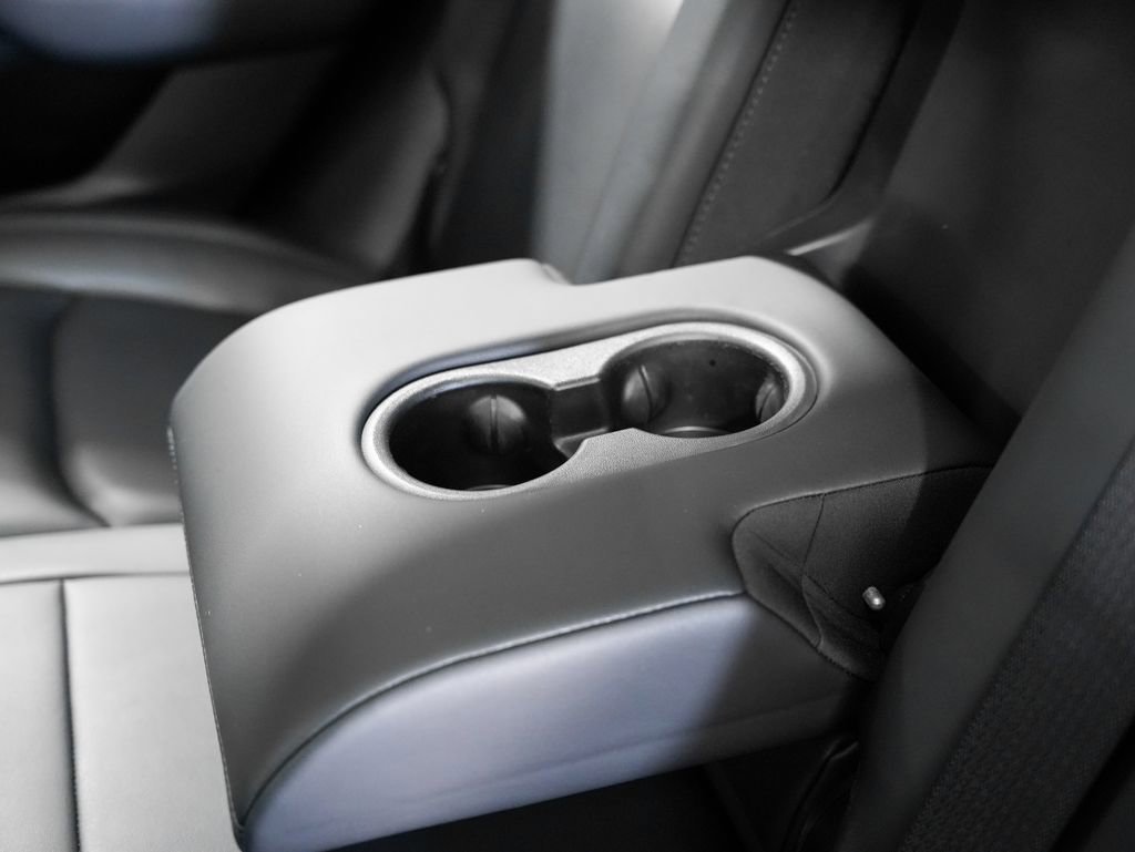 Used 2020 Tesla Model Y Long Range image 29