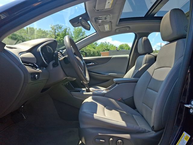 Used 2017 Chevrolet Malibu Premier w/ Premier Sun and Wheel Package FWD image 14
