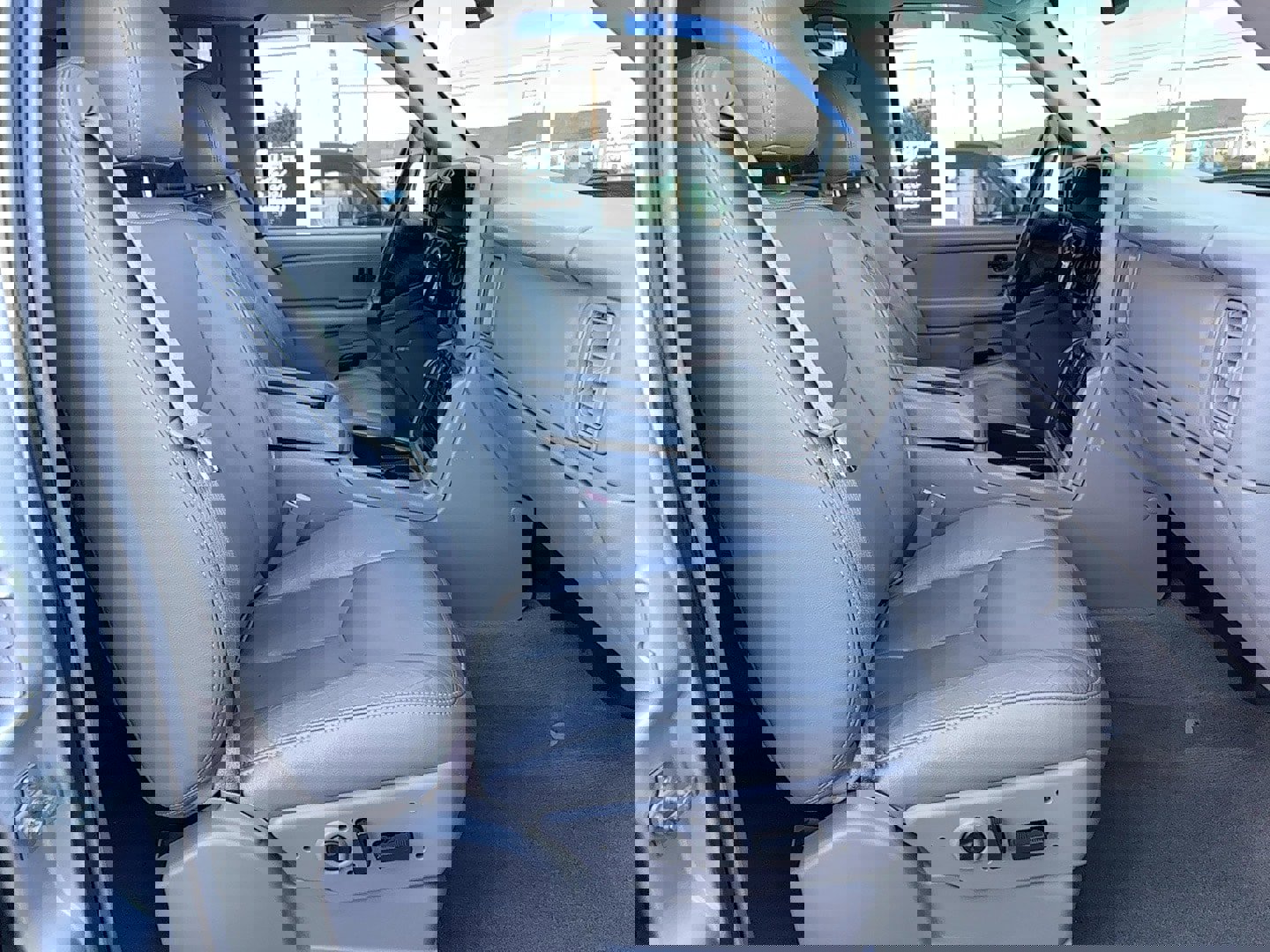 Used 2005 Chevrolet Silverado 2500 LT image 17